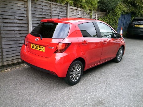 Toyota Yaris VVT-I ICON ONLY 56,000 MILES FROM NEW 2