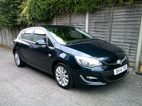 Vauxhall Astra ELITE ONLY 34,000 MILES FROM NEW