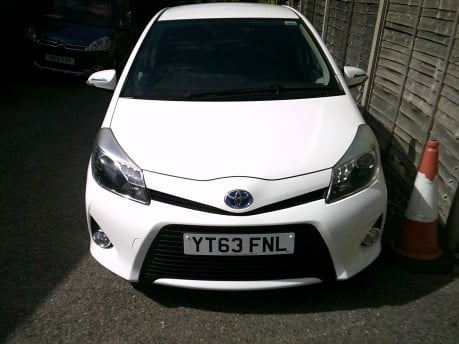 Toyota Yaris T4 HYBRID ONLY 28,000 MILES FROM NEW 5