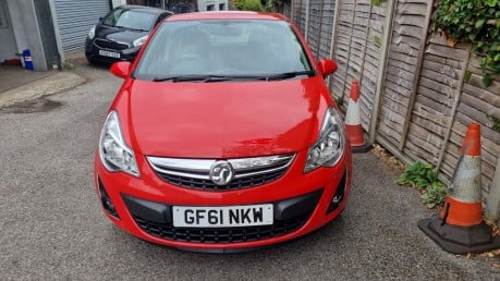 Vauxhall Corsa EXCLUSIV AC ONLY 20,000 MILES FROM NEW 3