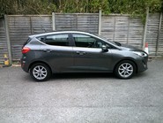 Ford Fiesta ZETEC ONLY 22,000 MILES FROM NEW 4