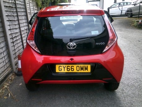 Toyota Aygo VVT-I X-PLAY X-SHIFT ONLY 13,000 MILES FROM NEW 6