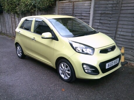 Kia Picanto 2 ONLY 13,000 MILES FROM NEW 1