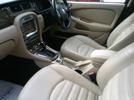 Jaguar X-Type SE ONLY 75,000 MILES FROM NEW 14