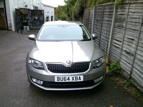 Skoda Octavia ELEGANCE TSI DSG ONLY 33,000 MILES FROM NEW 5