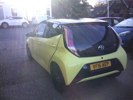 Toyota Aygo VVT-I X-CITE 3 ONLY 33,000 MILES FROM NEW 9