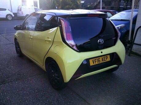 Toyota Aygo VVT-I X-CITE 3 ONLY 33,000 MILES FROM NEW 13