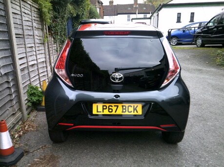 Toyota Aygo VVT-I X-PRESS X-SHIFT ONLY 11,000 MILES FROM NEW 6