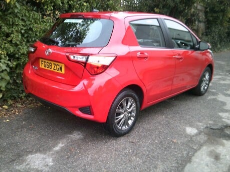 Toyota Yaris VVT-I ICON ONLY 13,000 MILES FROM NEW 2