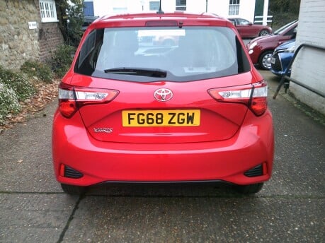 Toyota Yaris VVT-I ICON ONLY 13,000 MILES FROM NEW 8