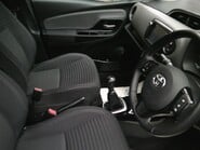 Toyota Yaris VVT-I DESIGN ONLY 43,000 MILES FROM NEW 8