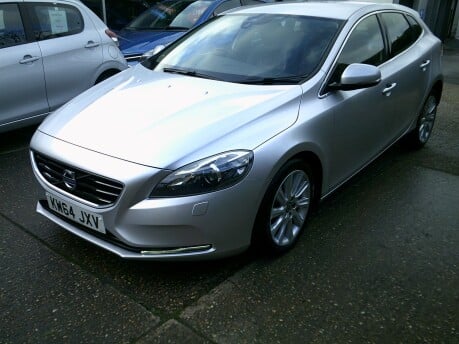 Volvo V40 D2 SE LUX ONLY 95,000 MILES FROM NEW 13