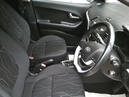 Kia Picanto SE ONLY 13,000 MILES FROM NEW 9