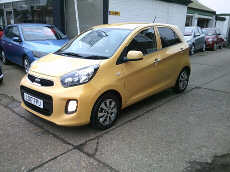 Kia Picanto SE ONLY 13,000 MILES FROM NEW 12