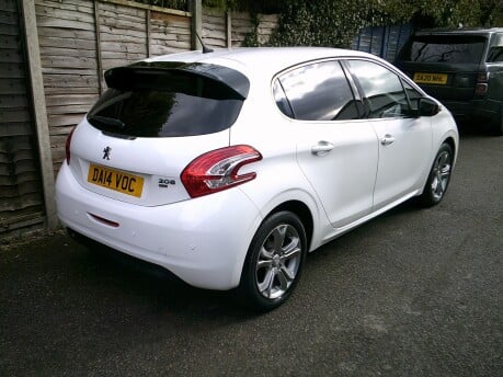 Peugeot 208 ALLURE ONLY 28,000 MILES FROM NEW 2