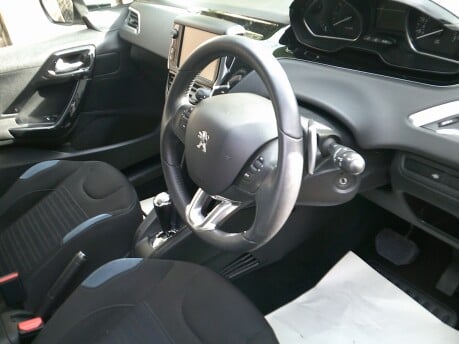 Peugeot 208 ALLURE ONLY 28,000 MILES FROM NEW 3