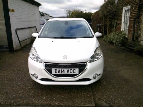 Peugeot 208 ALLURE ONLY 28,000 MILES FROM NEW 5