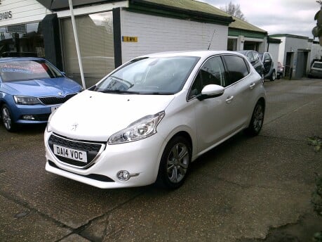 Peugeot 208 ALLURE ONLY 28,000 MILES FROM NEW 14