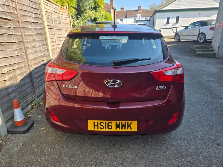 Hyundai i30 SE NAV ONLY 30,000 MILES FROM NEW 5