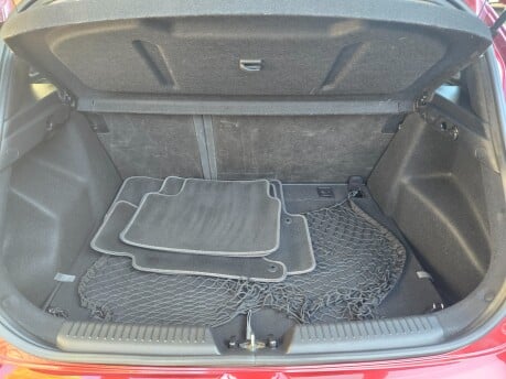 Hyundai i30 SE NAV ONLY 30,000 MILES FROM NEW 10
