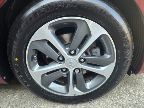 Hyundai i30 SE NAV ONLY 30,000 MILES FROM NEW 11