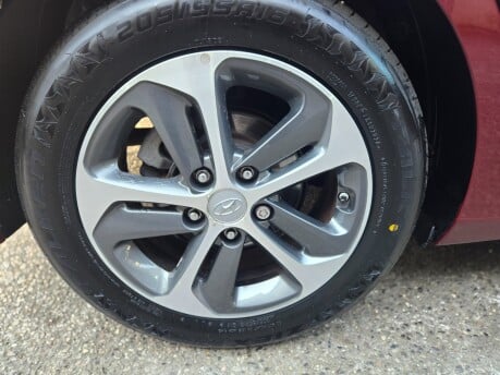 Hyundai i30 SE NAV ONLY 30,000 MILES FROM NEW 12