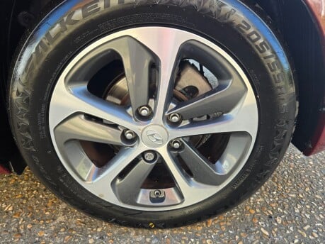 Hyundai i30 SE NAV ONLY 30,000 MILES FROM NEW 17