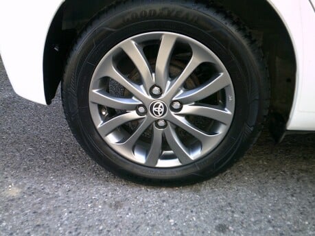 Toyota Yaris VVT-I ICON M-DRIVE S ONLY 49,000 MILES FROM NEW 8