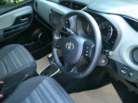 Toyota Yaris VVT-I ICON M-DRIVE S ONLY 49,000 MILES FROM NEW 3