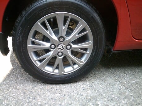 Toyota Yaris VVT-I ICON ONLY 39,000 MILES FROM NEW 8