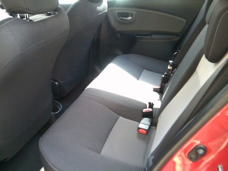 Toyota Yaris VVT-I ICON ONLY 39,000 MILES FROM NEW 14