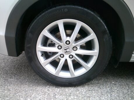 Honda Civic I-VTEC ES ONLY 15,000 MILES FROM NEW 9