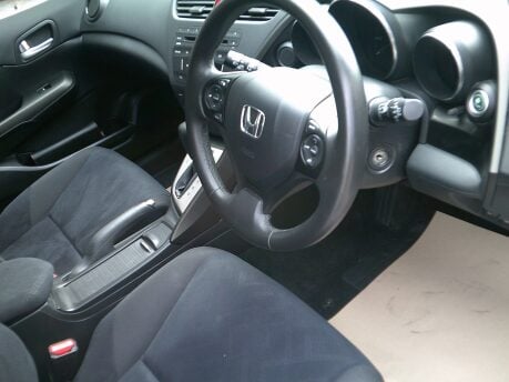 Honda Civic I-VTEC ES ONLY 15,000 MILES FROM NEW 3