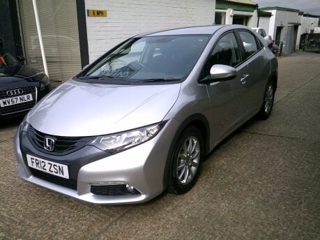 Honda Civic I-VTEC ES ONLY 15,000 MILES FROM NEW 14