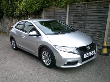 Honda Civic I-VTEC ES ONLY 15,000 MILES FROM NEW