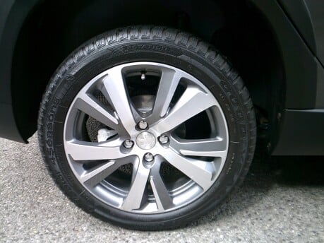Peugeot 2008 PURETECH S/S ALLURE PREMIUM ONLY 17,000 MILES FROM NEW 8