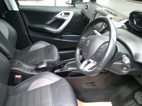 Peugeot 2008 PURETECH S/S ALLURE PREMIUM ONLY 17,000 MILES FROM NEW 9