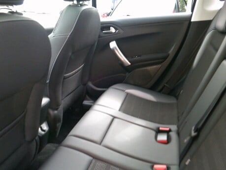 Peugeot 2008 PURETECH S/S ALLURE PREMIUM ONLY 17,000 MILES FROM NEW 15