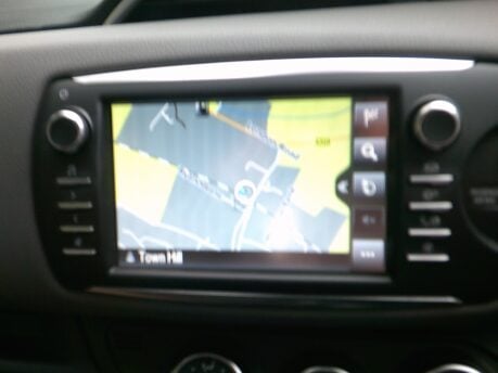 Toyota Yaris VVT-I ICON TECH ONLY 12,000 MILES FROM NEW 11
