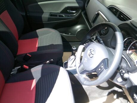 Toyota Yaris VVT-I SPORT ONLY 18,000 MILES FROM NEW 8