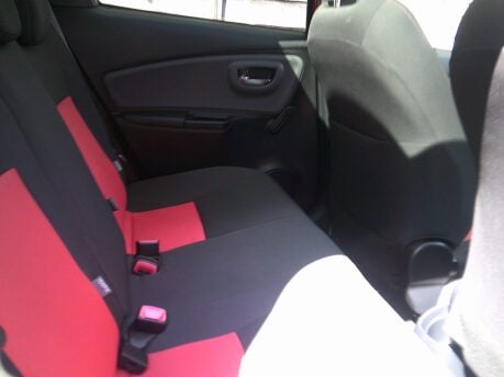 Toyota Yaris VVT-I SPORT ONLY 18,000 MILES FROM NEW 9