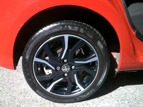 Toyota Yaris VVT-I SPORT ONLY 18,000 MILES FROM NEW 10