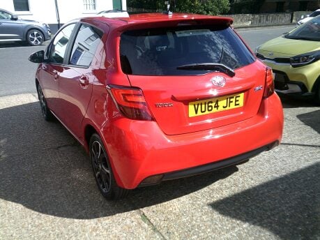 Toyota Yaris VVT-I SPORT ONLY 18,000 MILES FROM NEW 16
