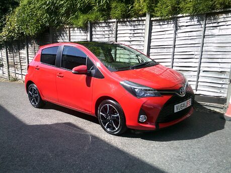 Toyota Yaris VVT-I SPORT ONLY 18,000 MILES FROM NEW