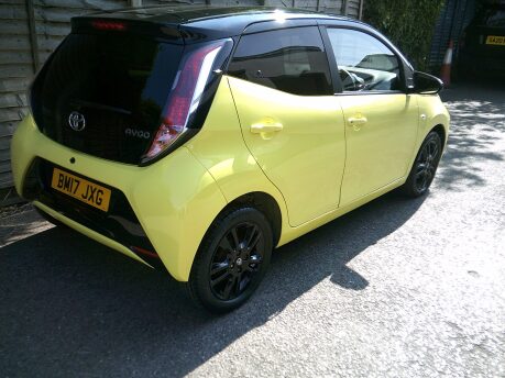 Toyota Aygo VVT-I X-CITE 2 X-SHIFT ONLY 39,000 MILES FROM NEW 2
