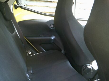 Toyota Aygo VVT-I X-CITE 2 X-SHIFT ONLY 39,000 MILES FROM NEW 10