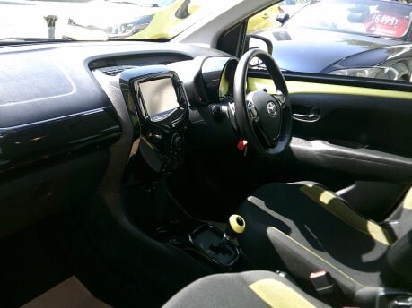Toyota Aygo VVT-I X-CITE 2 X-SHIFT ONLY 39,000 MILES FROM NEW 14
