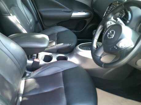 Nissan Juke TEKNA FULL LEATHER TRIM 9
