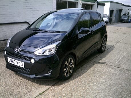 Hyundai i10 PREMIUM SE ONLY 15,000 MILES FROM NEW 15