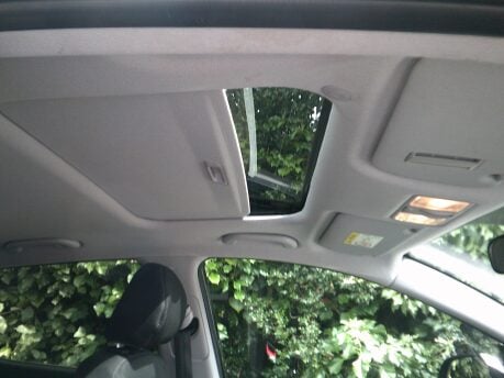 Hyundai i10 PREMIUM SE ONLY 15,000 MILES FROM NEW 10